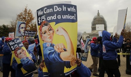 Streikende demonstrieren am 13. November 2014 in Washington für ...