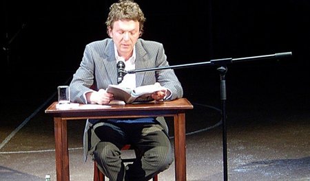 Der Schriftsteller Alexander Osang liest im Deutschen Theater in... Der Schriftsteller Alexander Osang liest im Deutschen Theater in...