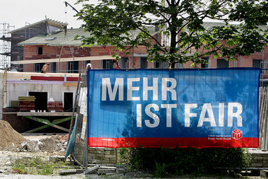 Stilleben auf einer bestreikten Baustelle am Donnerstag im niede...