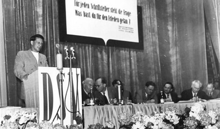 »Er träumte von der Klassenlosigkeit der Gesellschaft, von Gleic...
