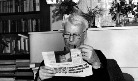 Stephan Hermlin liest jW &ndash; ein Interview mit ihm, im Septe...