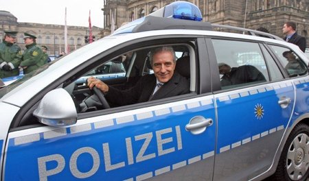 Tatütata, Tillich gegen Pegida. Noch im Januar bekannte der Mini...