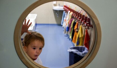 Der Zuschuss für Eltern, die ihre Kinder von einer staatlichen K... Der Zuschuss für Eltern, die ihre Kinder von einer staatlichen K...