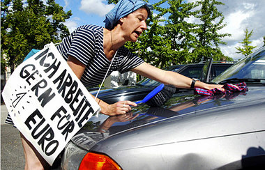 Protestbereiter: junge Frauen in Ostdeutschland