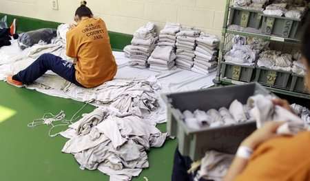 Globalmodell: Monatlich 40 Dollar Arbeitslohn im US-Knast, da wi...