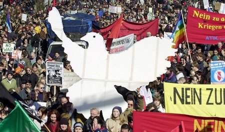 Ein Bild aus besseren Tagen der Friedensbewegung. Protest gegen 