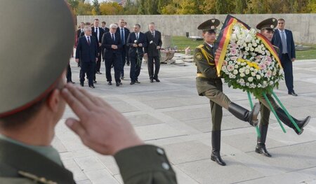 Dieses Jahr lieber nicht dabei, Erdogan könnte verärgert sein. 2... Dieses Jahr lieber nicht dabei, Erdogan könnte verärgert sein. 2...