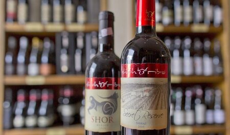 Rotwein aus der israelischen Siedlung Shiloh im besetzten Westjo... Rotwein aus der israelischen Siedlung Shiloh im besetzten Westjo...