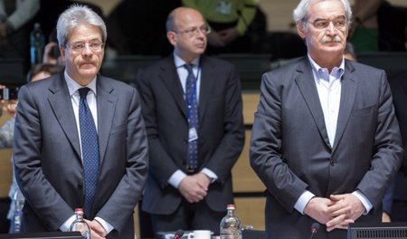 Außenministertreffen: Paolo Gentiloni (Italien, links) und Nikos...