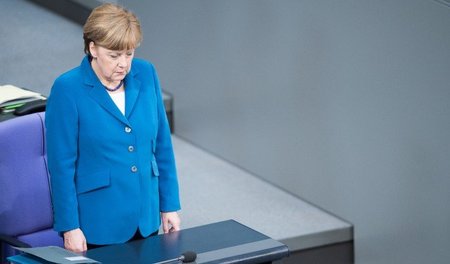Seenotrettung à la Merkel (hier am Mittwoch bei der Schweigeminu...