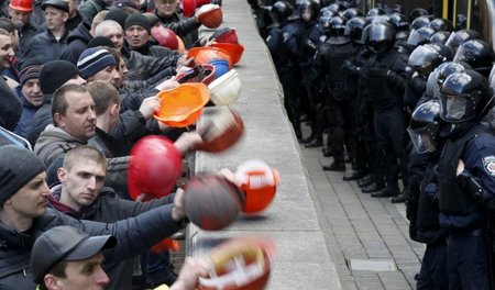 Lärmkonzert der Bergarbeiter am Mittwoch in Kiew. Vor allem Kump...
