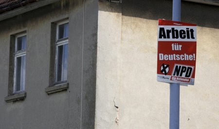 In Sachsen sei die NPD auf dem absteigenden Ast, aber es gebe zu...