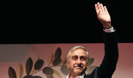 Mustafa Akinci dankte nach seiner Wahl am Sonntag seinen Unterst...