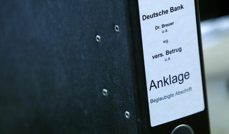 Manager der Deutschen Bank seit Dienstag vor Gericht. Die Verbre...