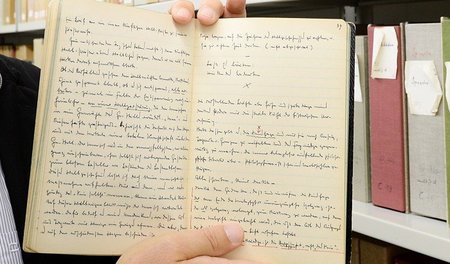 So siehen sie aus, die »Schwarzen Hefte« des Martin Heidegger, h...