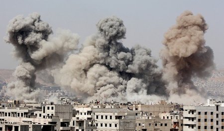 Ghuta bei Damaskus, 8. März: Nach einem Angriff der syrischen Lu...