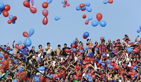 »Cerro kontrollierte den Balón«: Fans des Decano beim Derby in A...