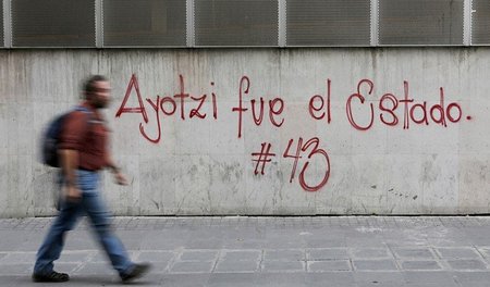 »Ayotzinapa, das war der Staat« hat jemand in Mexiko-Stadt an ei... »Ayotzinapa, das war der Staat« hat jemand in Mexiko-Stadt an ei...