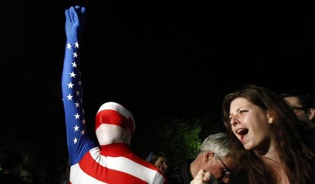 Land des unbegrenzten Jubels: Vorm Weißen Haus in Washington fei... Land des unbegrenzten Jubels: Vorm Weißen Haus in Washington fei...