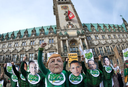 Protest von Umweltschützern am Montag vor dem Hamburger Rathaus