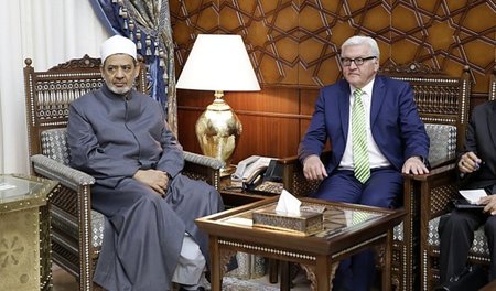 Bundesaußenminister Frank-Walter Steinmeier (r.) und der Großsch...