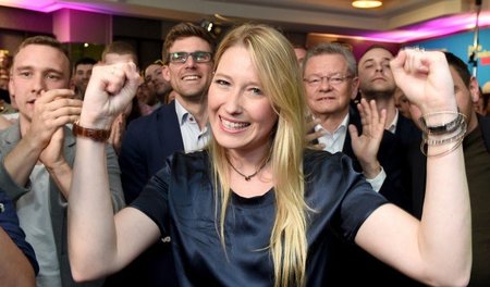 Untot oder lebendig? Mit Spitzenkandidatin Lencke Steiner zog di...
