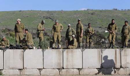 Israelische Soldaten bewachten nach Kämpfen Ende Januar die Gren...