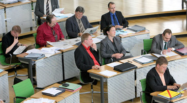 NPD-Bänke im Dresdener Landtag: Winfried Petzold (dritte Reihe, ...
