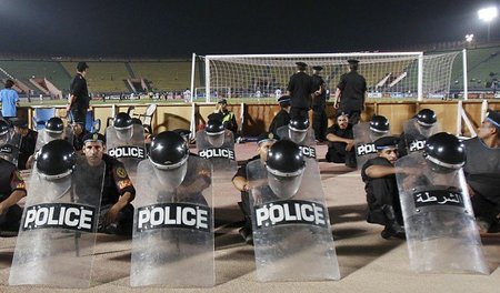 Bald von deutschen Beamten trainiert? Eine Polizeieinheit wartet...