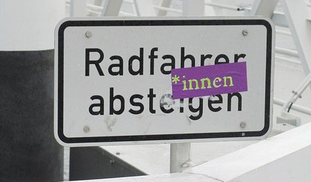In Deutschland wird peinlich darauf geachtet, jede männliche Bez...