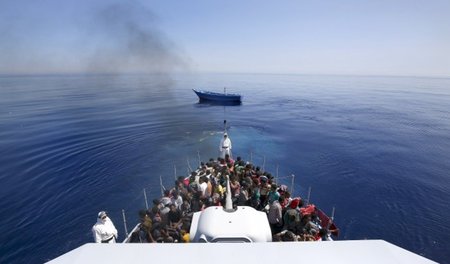 Kontrolle über das Mittelmeer: Ein Schiff der italienischen Fina...