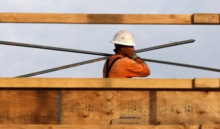 Bauarbeiter in Los Angeles: Miese US-Wirtschaftsdaten könnten di...