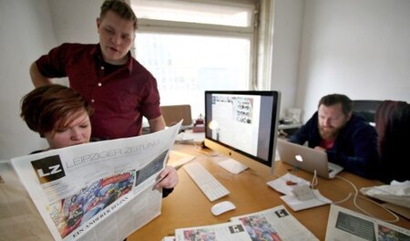 Die Redaktion bei der Arbeit an der Probenummer: Die Leipziger Z...
