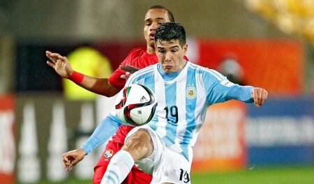 Großes Talent: Emiliano Buendia (vorne, dahinter Jesus Gonzalez ...