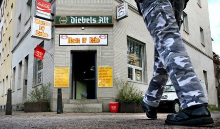 Bezieher von ALG II als Zielgruppe: Trinkhalle in Duisburg-Hochf...