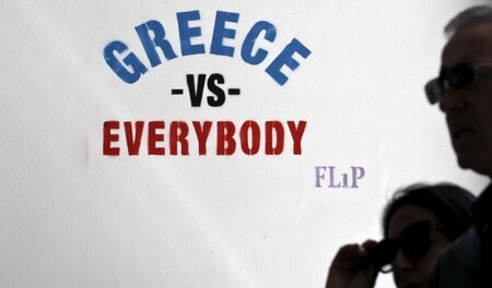 »Griechenland gegen alle«: Straßenkünstler in Athen machen deutl...