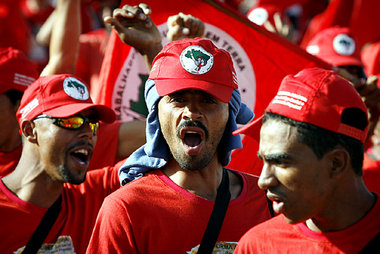 Protest der brasilianischen Landlosenbewegung MST (Movimento dos... Protest der brasilianischen Landlosenbewegung MST (Movimento dos...