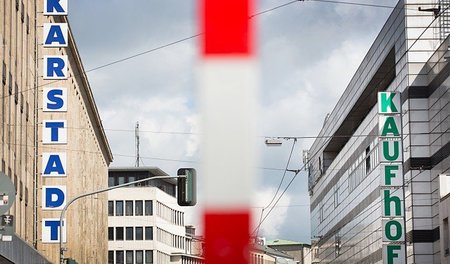 Karstadt-Eigner Signa Retail will den Konkurrenten schlucken – u...