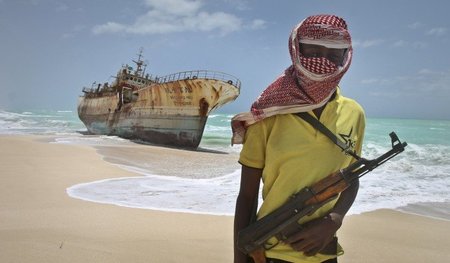 Somalischer Pirat, Ort und Zeit unbekannt