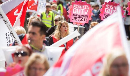 Seit Wochen protestieren Erzieherinnen für eine Aufwertung ihrer...