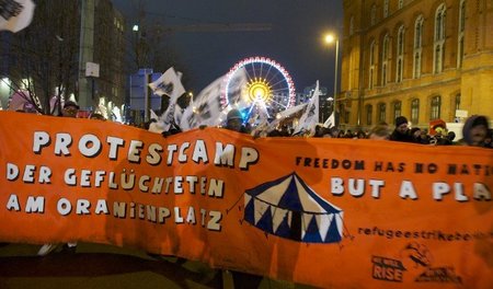 Solidaritätsdemonstrationen für Flüchtlinge haben in Berlin Trad...