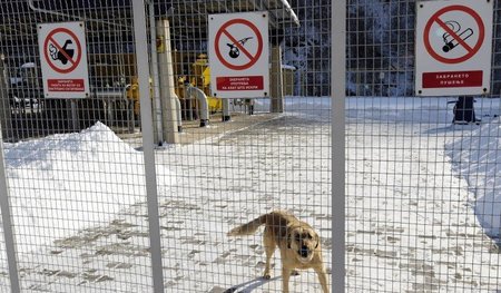Scharf bewacht: Erdgas-Pumpstation in Mazedonien nahe dem Ort Kr...