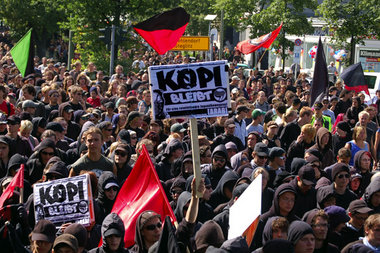 Mehrere tausend Menschen demonstrierten am Wochenende für den Er... Mehrere tausend Menschen demonstrierten am Wochenende für den Er...