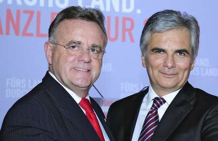 SPÖ-Landeshauptmann Hans Niessl (l.) mit Bundeskanzler Werner Fa...