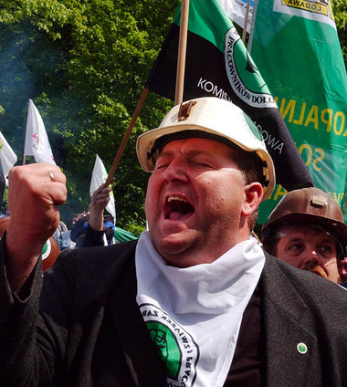 In der Defensive: Gewerkschafter demonstrieren in Warschau für h...