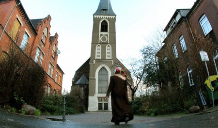 Der Staat versagt, ehrenamtliche Initiativen müssen übernehmen: ...