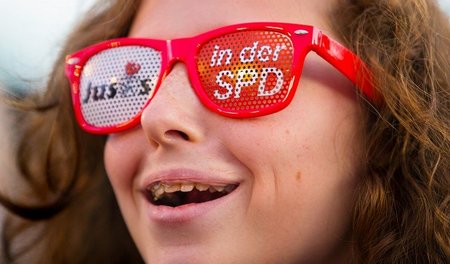 Ich bin Juso, was machst du so? Der SPD-Nachwuchs darf motzen, a... Ich bin Juso, was machst du so? Der SPD-Nachwuchs darf motzen, a...