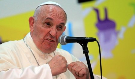 »Ein Gespenst im Papstgewand geht um« – Die Linke begrüßte am Do...