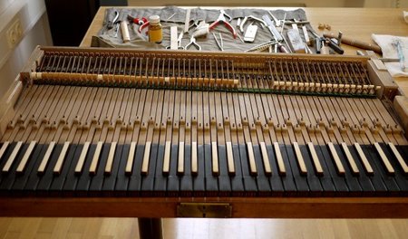 Die Hammerköpfe wurden neu beledert: 1782 von Mozart erworbener ...