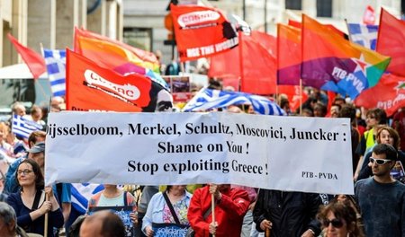 Über 5.000 Menschen demonstrierten am Sonntag in Brüssel gegen d...